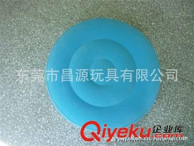 狗狗窝还是充气坐垫？发掘中小型犬的便携舒适新宠